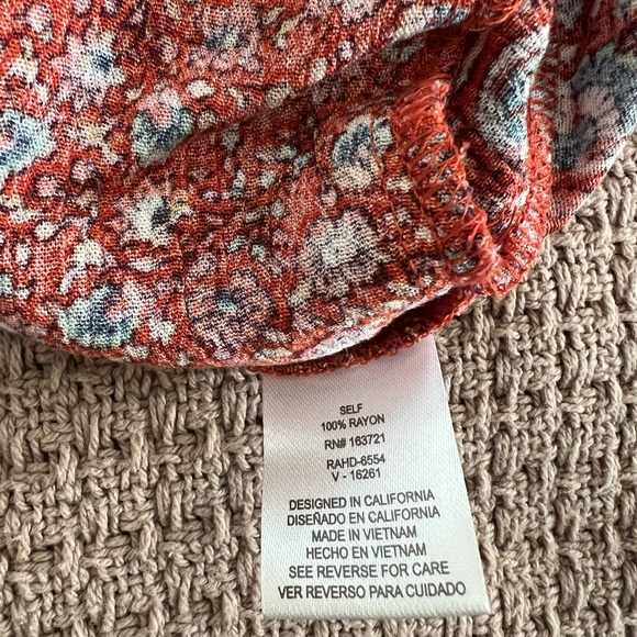 NWT Floral Shorts Juniors Small - Picture 4 of 6